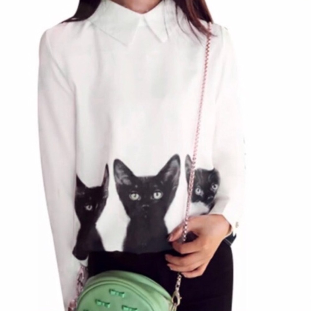 White long sleeve blouse with 3 cats Euc Sz M